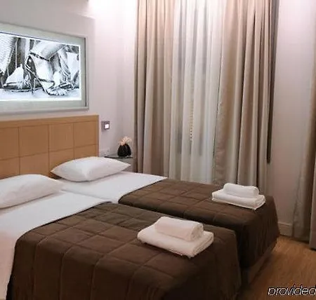 Chic Hotel 3*