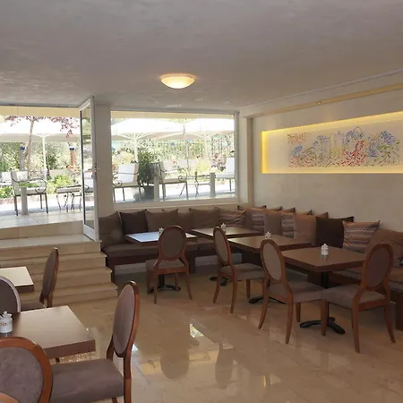 Hotel Phidias 3*