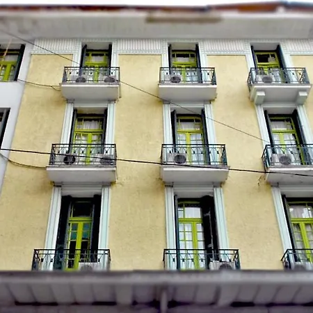 Zeus Hostel *