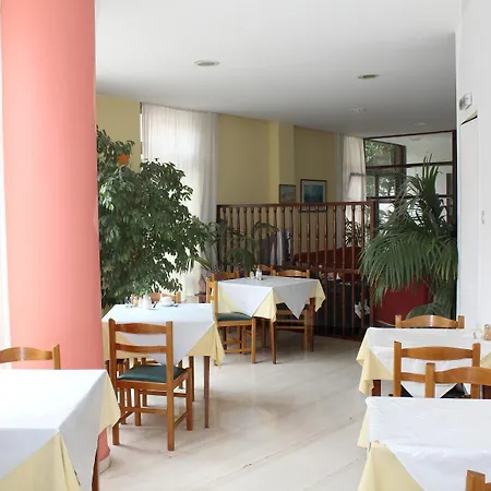 Nefeli Otel Atina