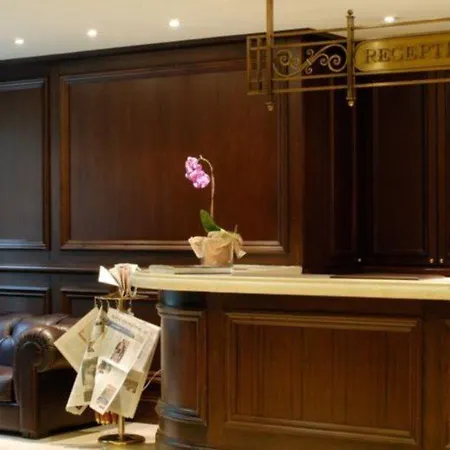 Hera Hotel