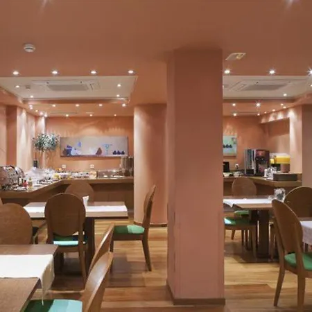 Hotel Center Square 3*