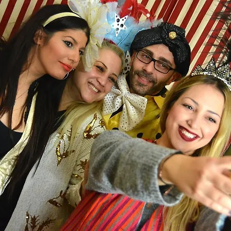 Circus Hostal *