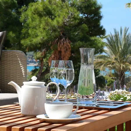 Somewhere Vouliagmeni Hotel