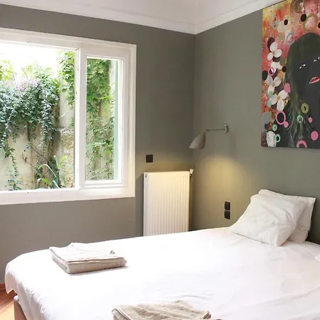 Bauhaus Building With Green Roof Top Terrace - Ep16 * Athens