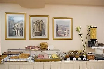 Hotel Avra 2*