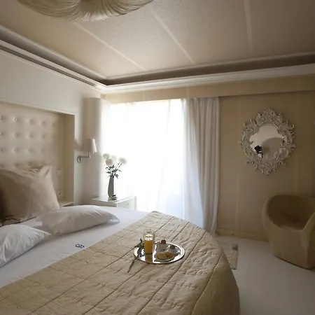 The Crystal Blue 2* Athen