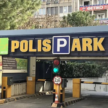 Polis Grand