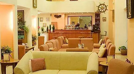 Four Seasons Hotell 3*