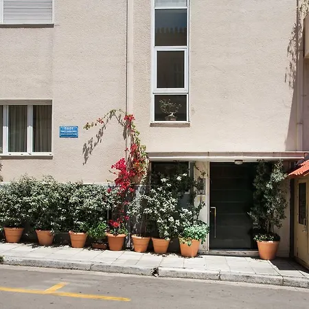 Aravantinou Apartment *