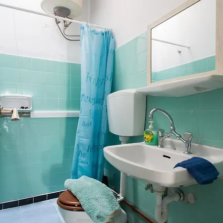 Victoria Apartment *