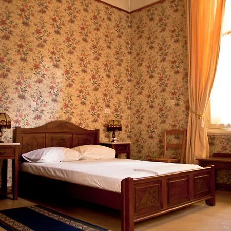 Acropolis House 2*
