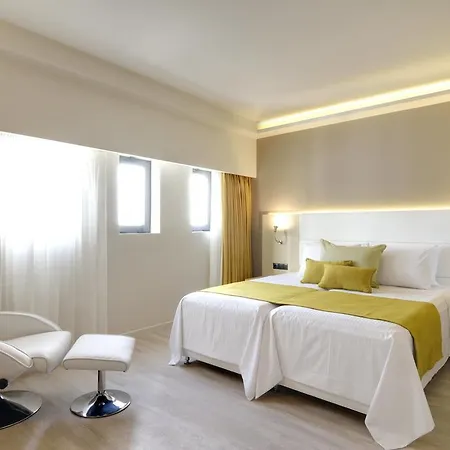 Avenue Hotel