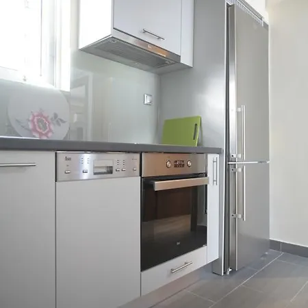 Elegant Flat In Athenian Riviera Apartment *