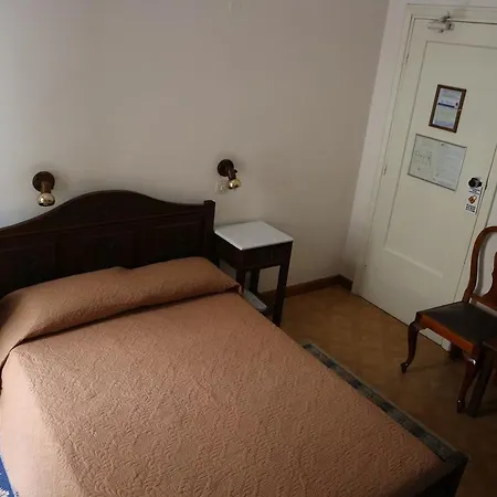 Acropolis House 2* Atena