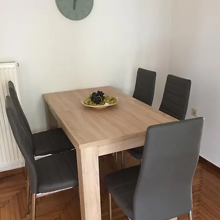 Apartment 5 *