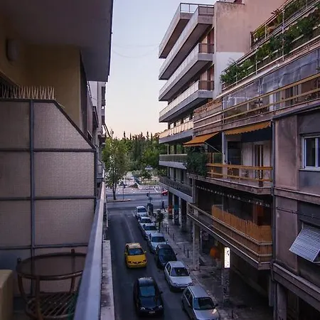 Δωμάτια σε οικογενειακή κατοικία Private Exarhia Park Αθήνα
