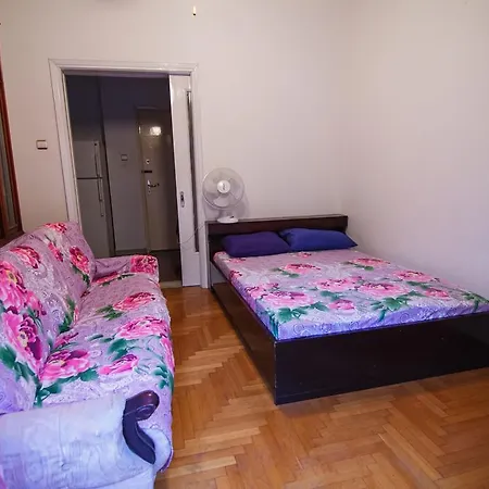 Private Exarhia Park Δωμάτια σε οικογενειακή κατοικία