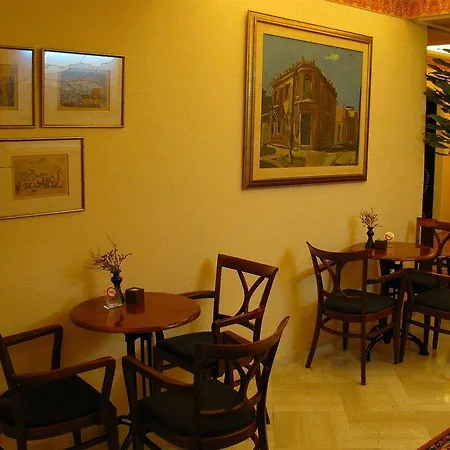 Nicola Hotel