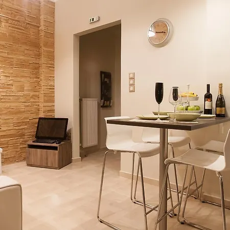 Apartment Elegant And Safe Gold And Blue Walk To Acropolis *