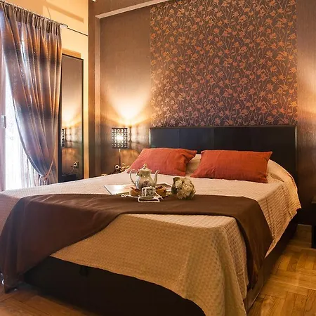 Elegant And Safe Gold And Blue Walk To Acropolis Apartment Athens