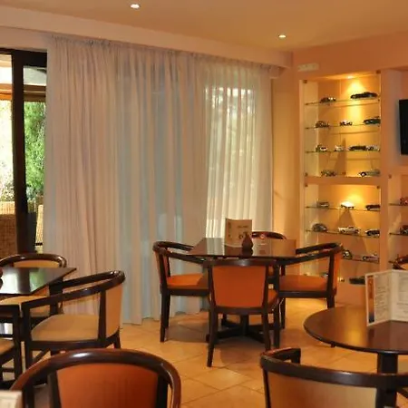 Hotel Chris 2*