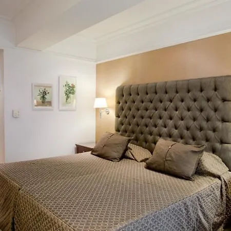 Hera Hotel 4*