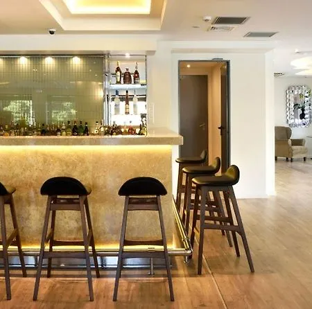 Avenue 4*