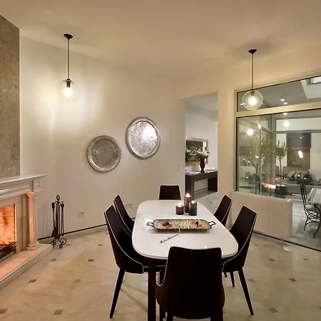 Aldis Mansion By K&k Atenas