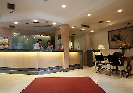 伊利索斯酒店 4*