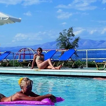 Calamos Family Club Hotel