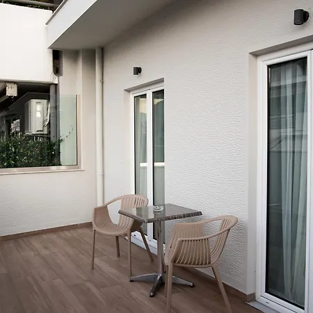 Ad Luxury & Ξενοδοχείο 4*