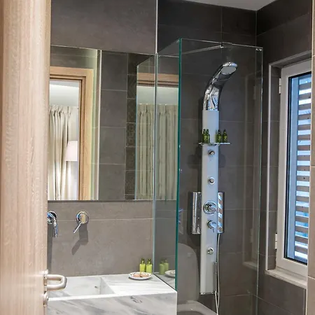 Ad Luxury & Ξενοδοχείο