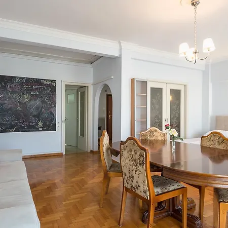 Victoria Grand Apartment *
