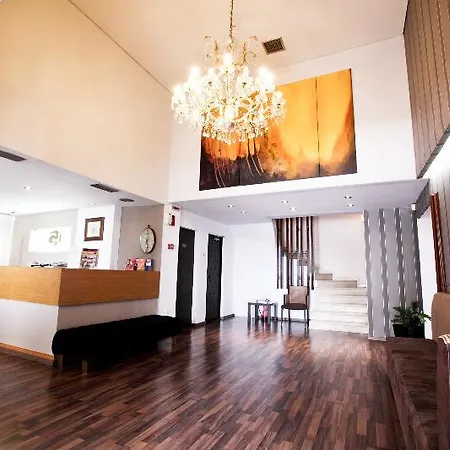 Galaxy Hotel 3*