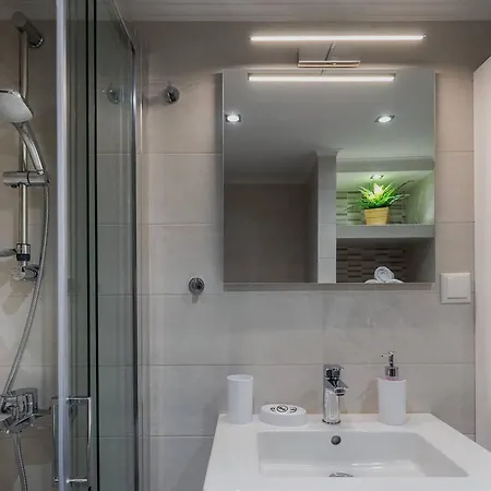 Koukaki Unique Flat Next To Acropolis & Metro 57sqm Athens