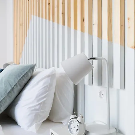 Acropolis Core Bright & Modern By Upstreet