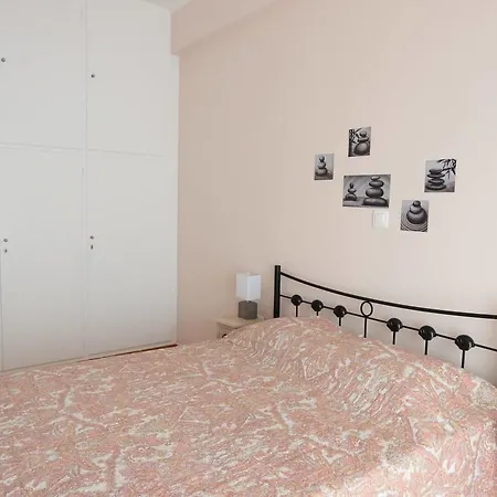 Pale Coloured In Historic Centre Apartment Athens