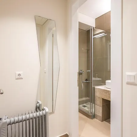 Hiend 4th Floor 1bdr Apartment