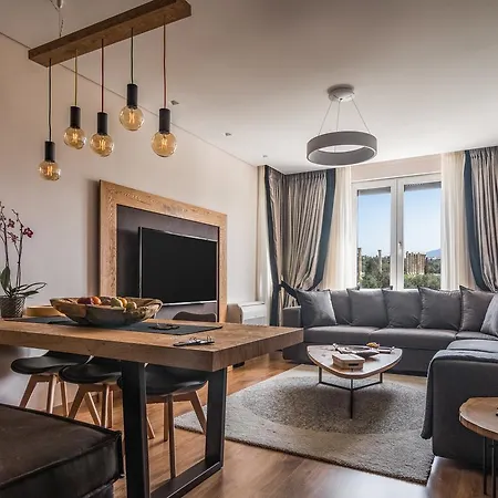 Acropolis Exclusive Residences דירה