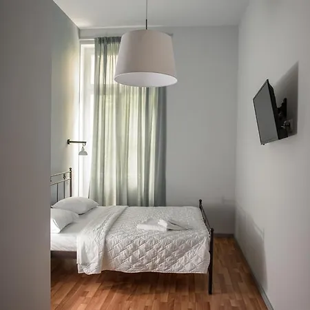 Athinas Street Hotel 2*