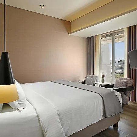Lozenge Hotell 4*