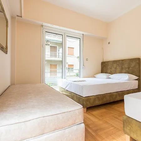 Victoria Familia Apartment Athens