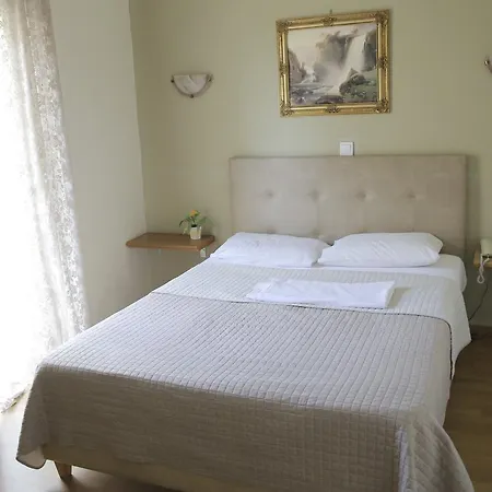 Anesi Hotel 2*