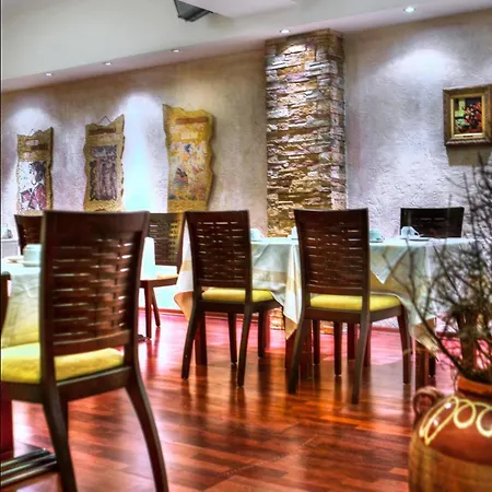 Nicola Hotel