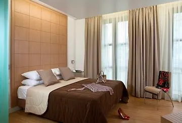 Chic 3*