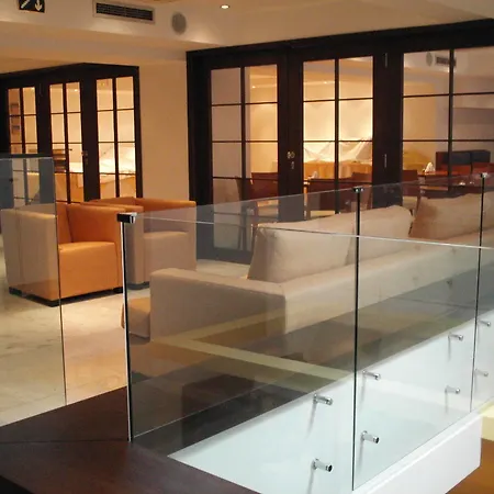 Arion Hotel 3*