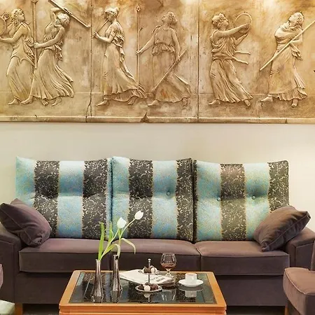 Hotel Ava And