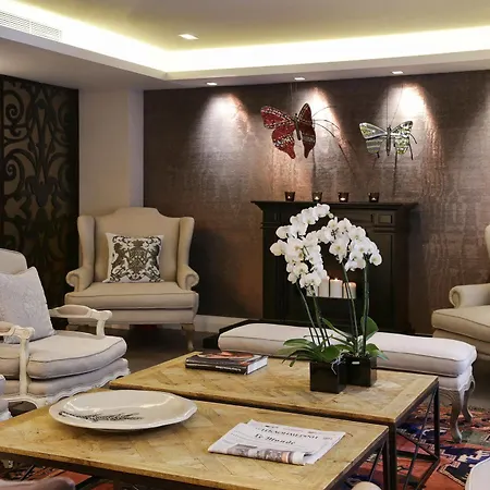 The Y 4* Atene