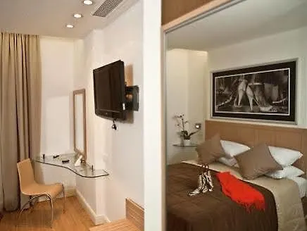 Hotel Chic